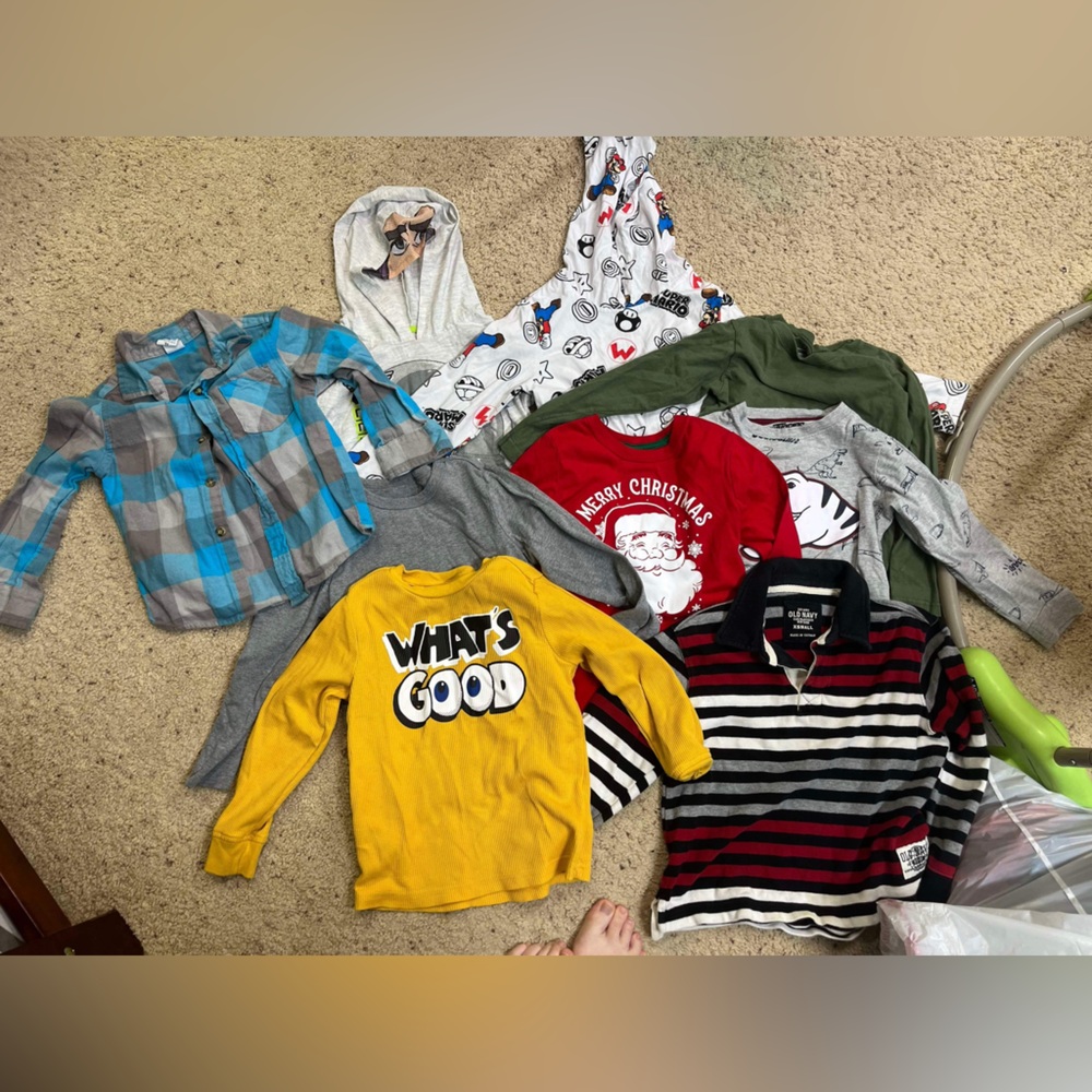 Bundle of boys 5T clothes